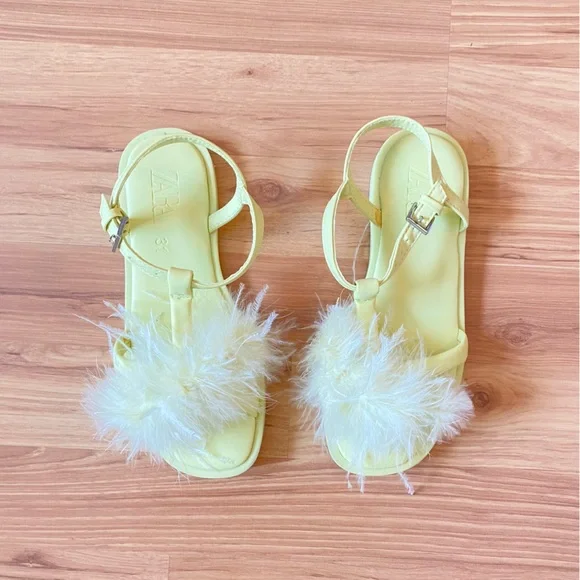 Zara Girls Feather Sandals in Lime Green-Size 13.5 - Picture 1 of 8